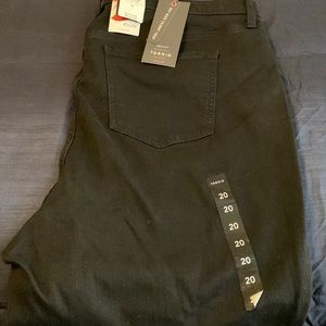 Torrid black skinny crop jeans